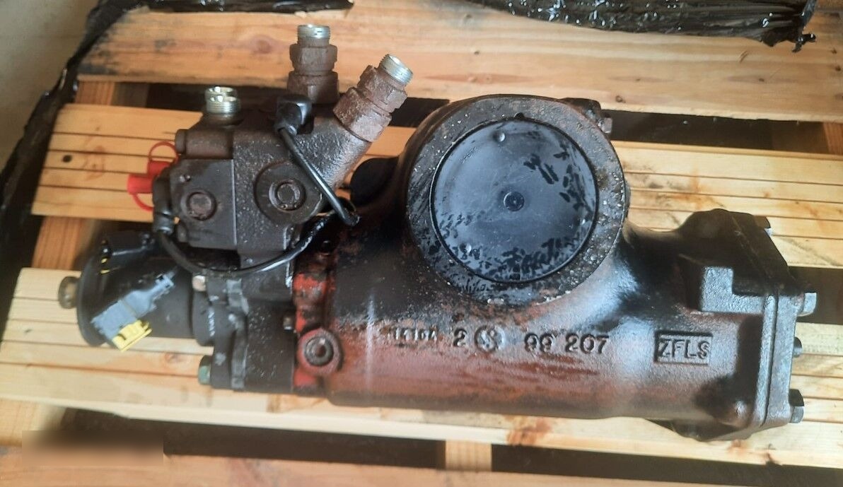 Renault RANGE K C KERAX 8X4 EURO6 Renault - Scatola dello sterzo per Camion: foto 1 Renault RANGE K C KERAX 8X4 EURO6 Renault - Scatola dello sterzo per Camion: foto 1