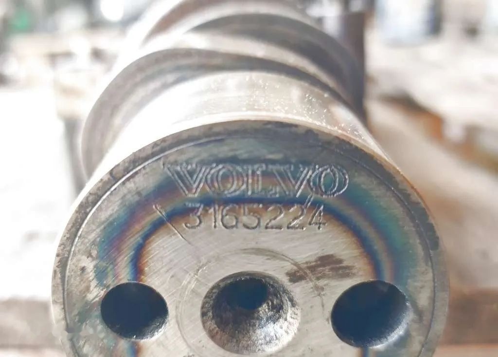 VOLVO FH12 D12 CAMSHAFT / 3165224 / WORLDWIDE DELIVERY - Albero a camme per Camion: foto 2 VOLVO FH12 D12 CAMSHAFT / 3165224 / WORLDWIDE DELIVERY - Albero a camme per Camion: foto 2