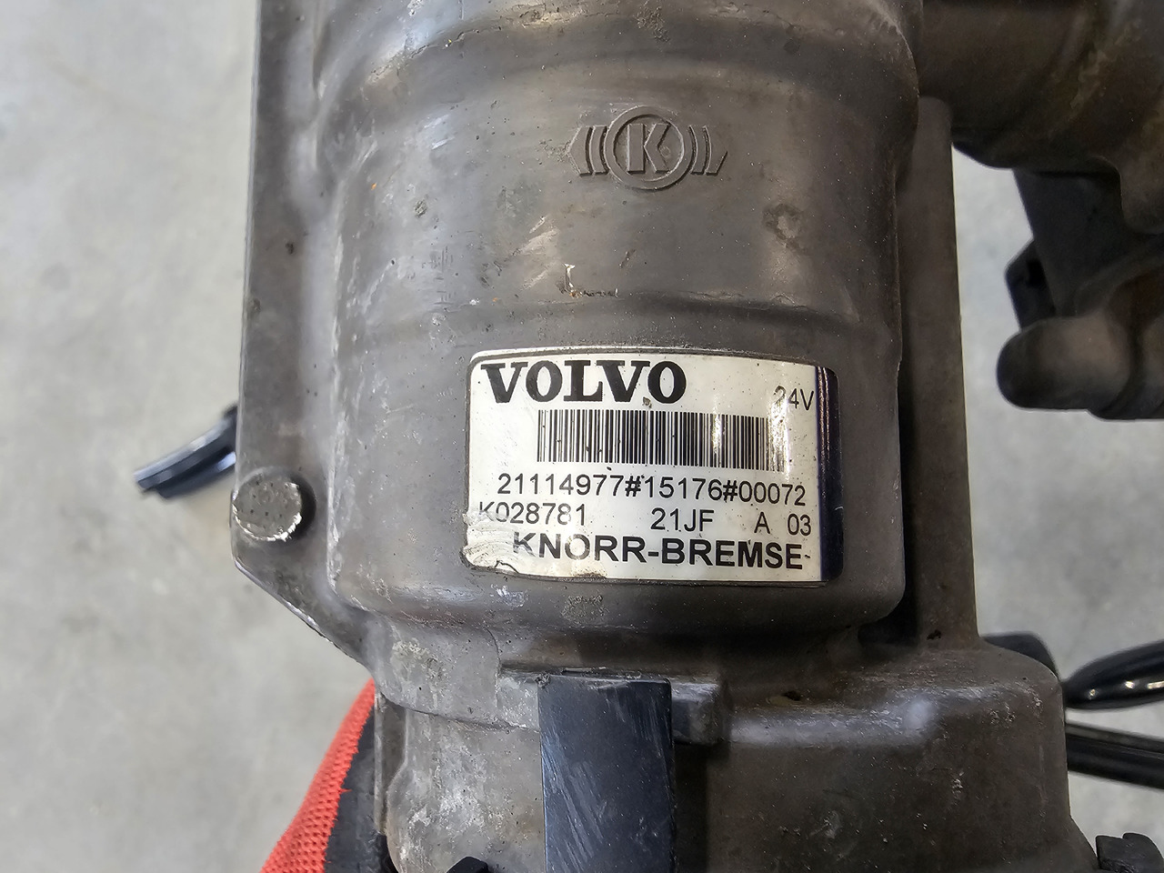 VOLVO FH4 FM4 / EBS BRAKE VALVE / 21114977 K028781 - Valvola freno: foto 5 VOLVO FH4 FM4 / EBS BRAKE VALVE / 21114977 K028781 - Valvola freno: foto 5