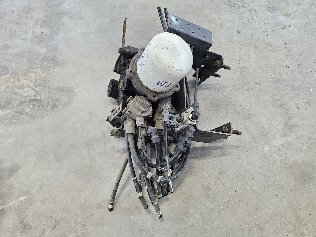 VOLVO FH4 FM4 EURO 6 / AIR DRYIER / EL2501 / 22358797 - Valvola freno: foto 3 VOLVO FH4 FM4 EURO 6 / AIR DRYIER / EL2501 / 22358797 - Valvola freno: foto 3