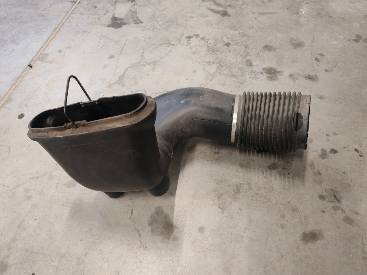 VOLVO FH5 FM5 / AIR FILTER INTAKE / 21627374 - Filtro aria: foto 4 VOLVO FH5 FM5 / AIR FILTER INTAKE / 21627374 - Filtro aria: foto 4