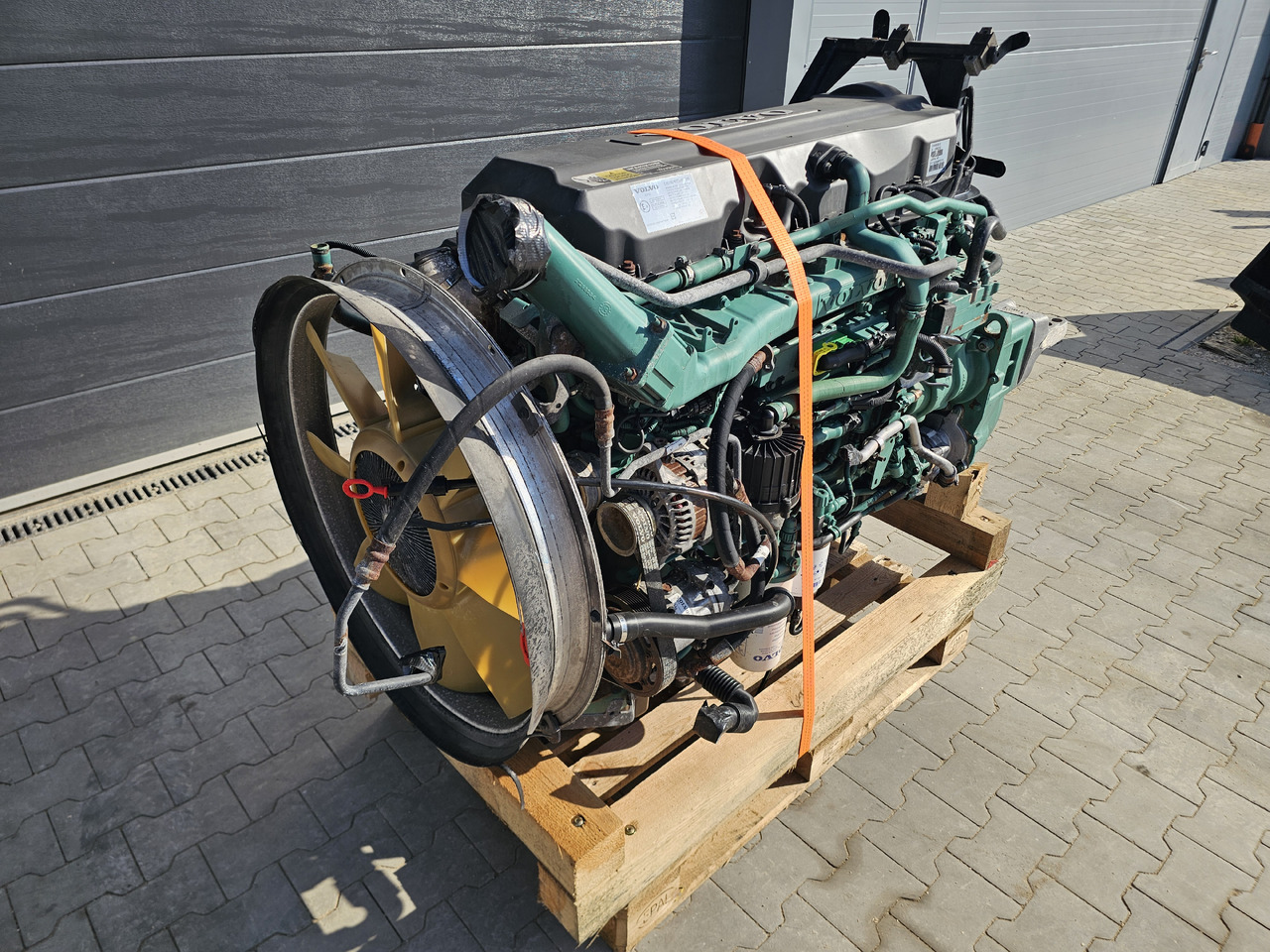 VOLVO FM / D11C 410 EEV / COMPLETE ENGINE - Motore: foto 3 VOLVO FM / D11C 410 EEV / COMPLETE ENGINE - Motore: foto 3