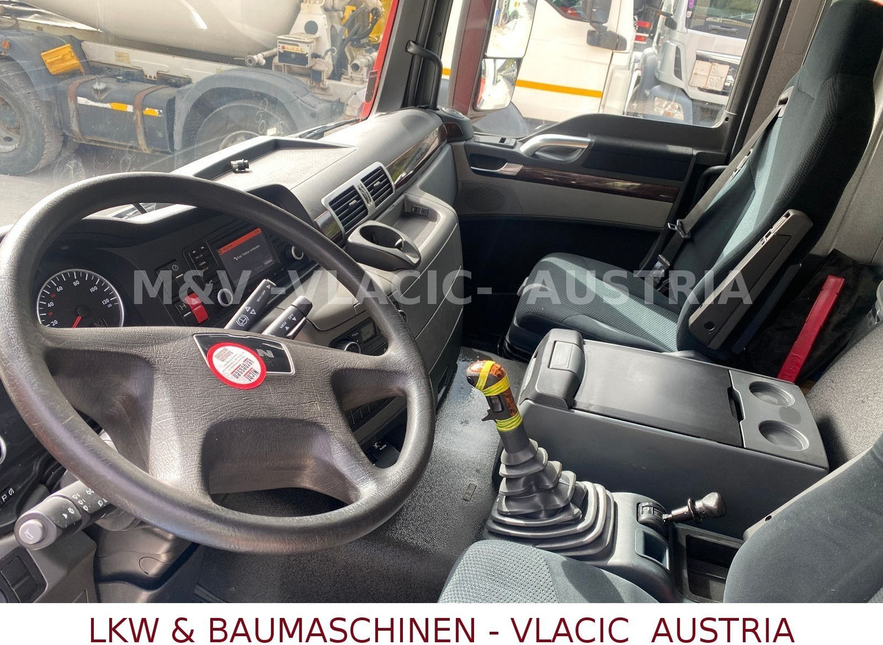 MAN 18.320 Kühlkoffer mit Fleischgehänge - Autocarro frigorifero: foto 5 MAN 18.320 Kühlkoffer mit Fleischgehänge - Autocarro frigorifero: foto 5