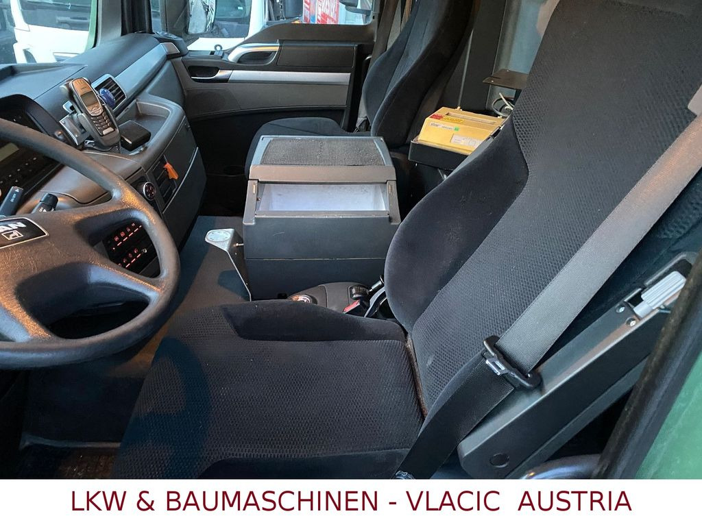 MAN TGS 26.400 Gastankwagen mit Pumpe und Wage22000L MAN TGS 26.400 Gastankwagen mit Pumpe und Wage22000L - Camion cisterna: foto 5 MAN TGS 26.400 Gastankwagen mit Pumpe und Wage22000L MAN TGS 26.400 Gastankwagen mit Pumpe und Wage22000L - Camion cisterna: foto 5