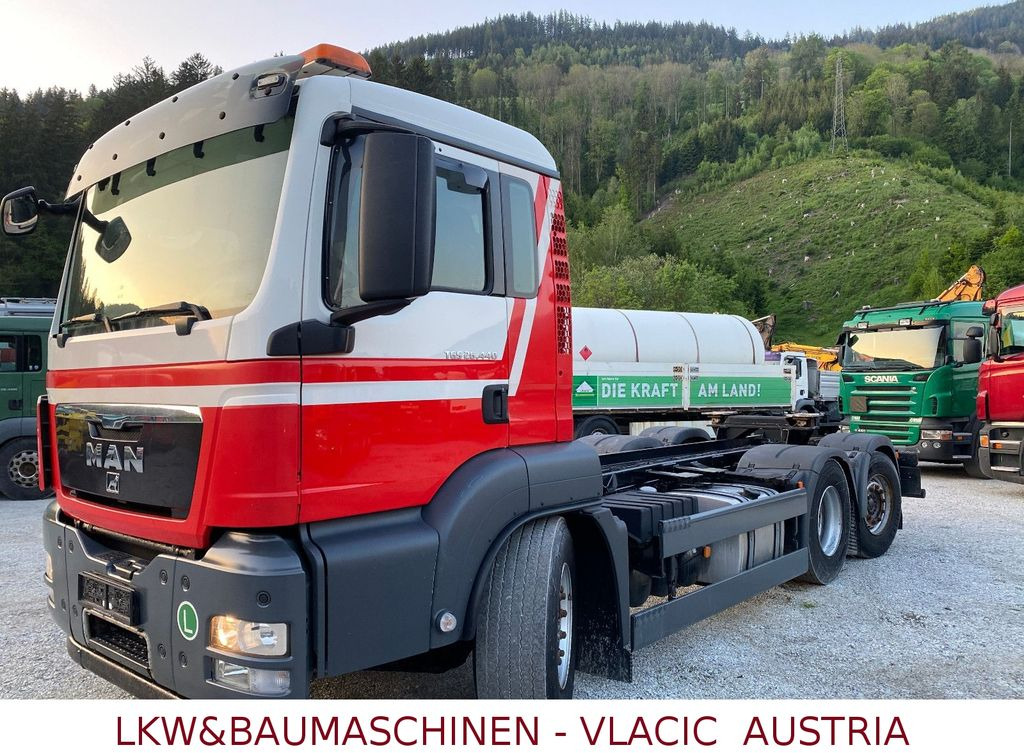 MAN TGS 26.440 6x2 mit Lift und Lenkachse MAN TGS 26.440 6x2 mit Lift und Lenkachse - Autocarro telaio: foto 1 MAN TGS 26.440 6x2 mit Lift und Lenkachse MAN TGS 26.440 6x2 mit Lift und Lenkachse - Autocarro telaio: foto 1