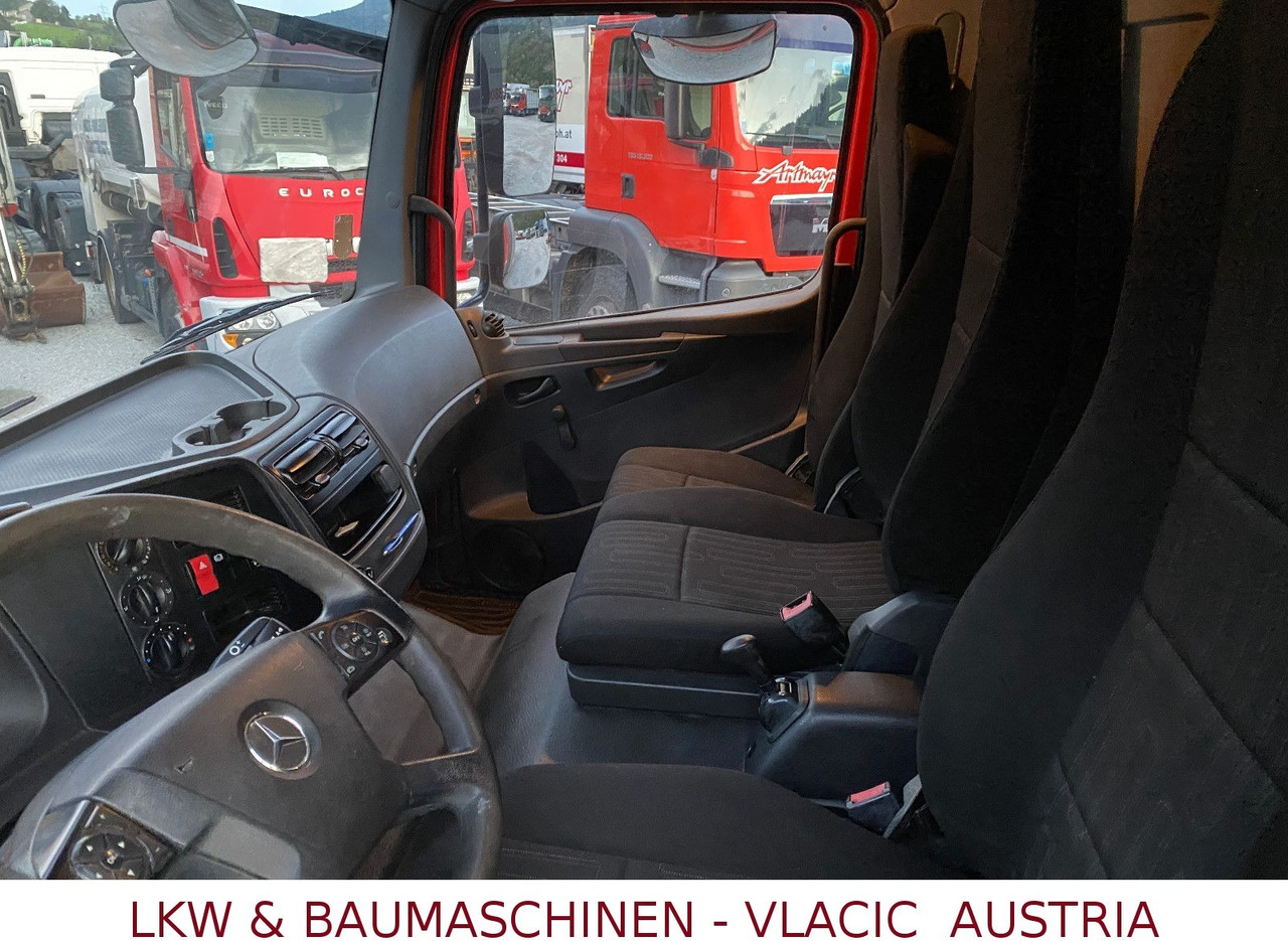 Mercedes-Benz ATEGO 1224 - Autocarro con pianale/ Cassone fisso: foto 5 Mercedes-Benz ATEGO 1224 - Autocarro con pianale/ Cassone fisso: foto 5