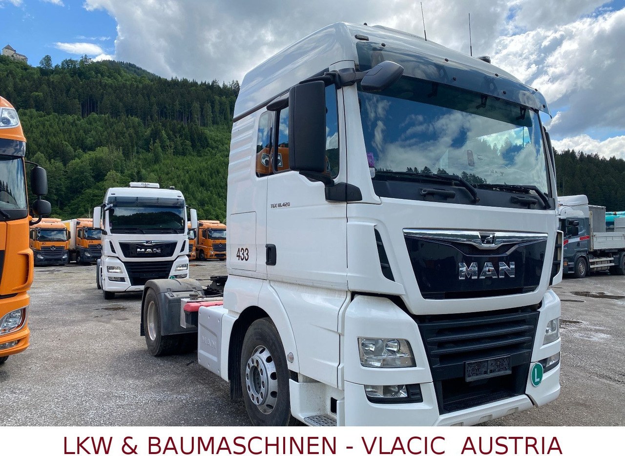 MAN TGX 18.420 (eigengewicht 6939Kg) MAN TGX 18.420 (eigengewicht 6939Kg) - Trattore stradale: foto 2 MAN TGX 18.420 (eigengewicht 6939Kg) MAN TGX 18.420 (eigengewicht 6939Kg) - Trattore stradale: foto 2