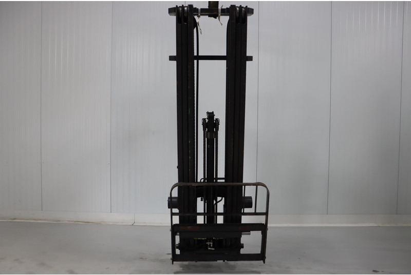 *Unicarriers triplex mast - Attrezzatura: foto 1 *Unicarriers triplex mast - Attrezzatura: foto 1