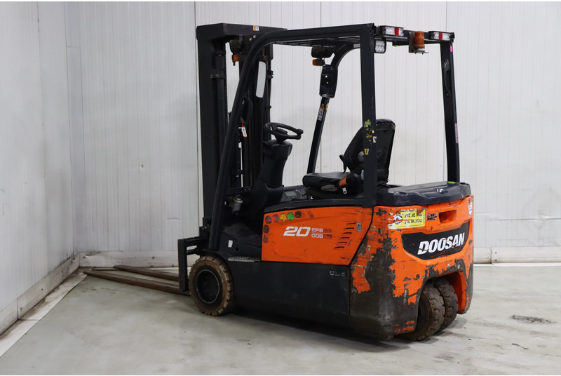 Doosan B20T-7 - Carrello elevatore elettrico: foto 5 Doosan B20T-7 - Carrello elevatore elettrico: foto 5