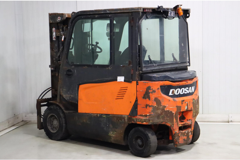 Doosan B35X-7 - Carrello elevatore elettrico: foto 4 Doosan B35X-7 - Carrello elevatore elettrico: foto 4
