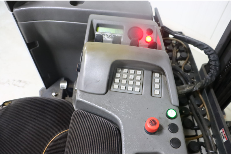 Nissan UNS140DTFVRC540 - Carrello retrattile: foto 3 Nissan UNS140DTFVRC540 - Carrello retrattile: foto 3