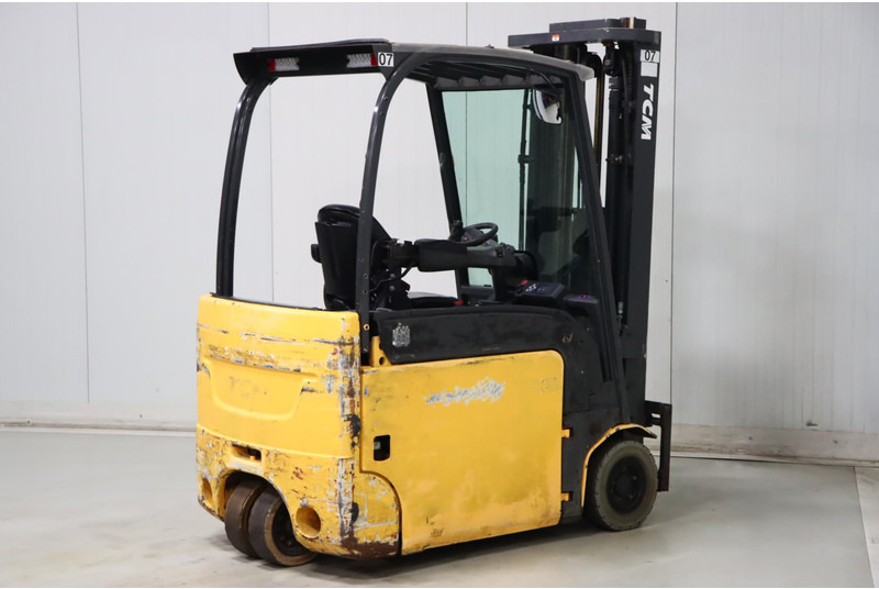 Carrello elevatore elettrico UniCarriers AG2N1L16Q: foto 6 Carrello elevatore elettrico UniCarriers AG2N1L16Q: foto 6