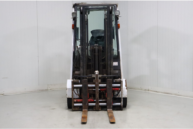 UniCarriers G1Q2L30Q - Carrello elevatore elettrico: foto 2 UniCarriers G1Q2L30Q - Carrello elevatore elettrico: foto 2