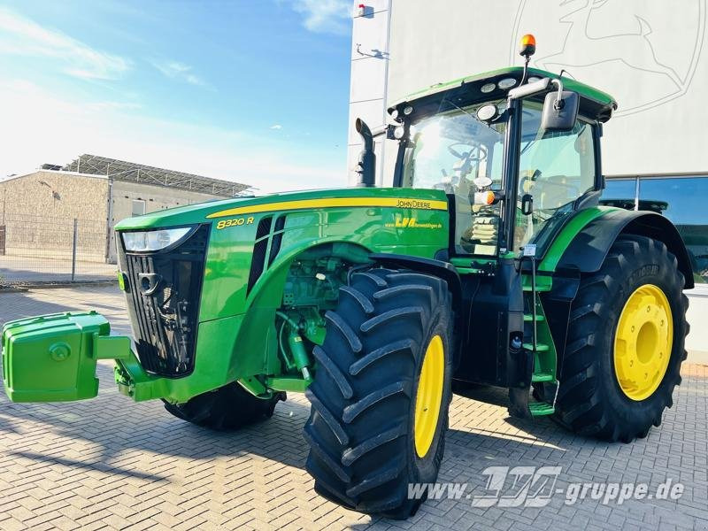 John Deere 8320R E23-PowerShift - Trattore: foto 4 John Deere 8320R E23-PowerShift - Trattore: foto 4