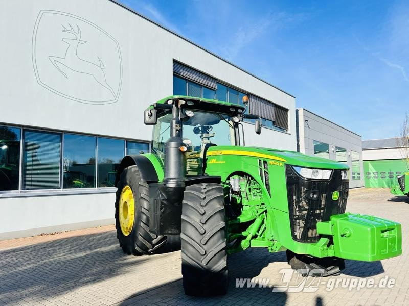 John Deere 8320R E23-PowerShift - Trattore: foto 1 John Deere 8320R E23-PowerShift - Trattore: foto 1