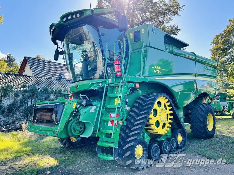 John Deere S780 - Mietitrebbia: foto 1 John Deere S780 - Mietitrebbia: foto 1