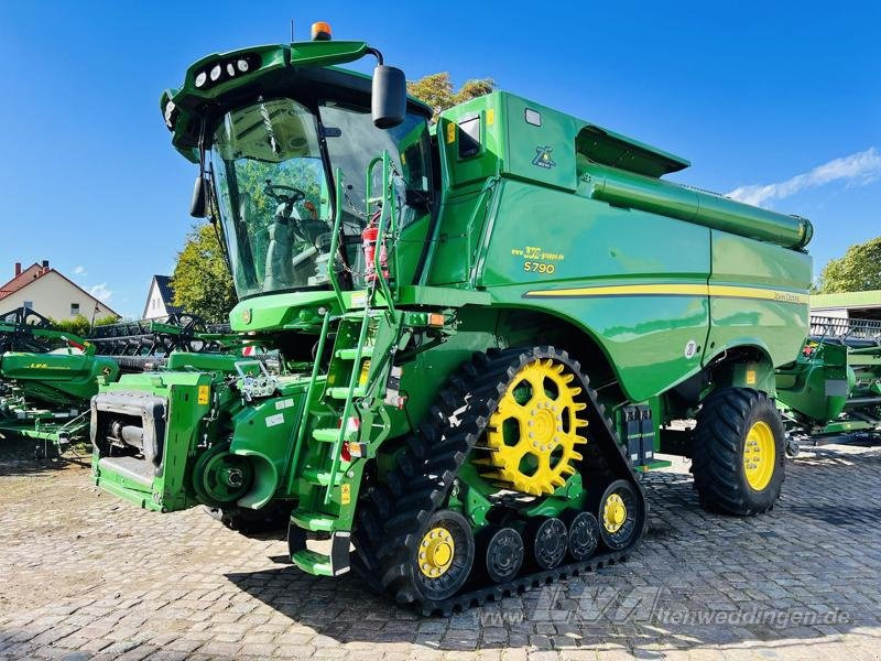 John Deere S790 - Mietitrebbia: foto 1 John Deere S790 - Mietitrebbia: foto 1