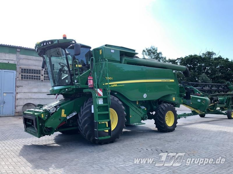 John Deere T550 - Mietitrebbia: foto 1 John Deere T550 - Mietitrebbia: foto 1
