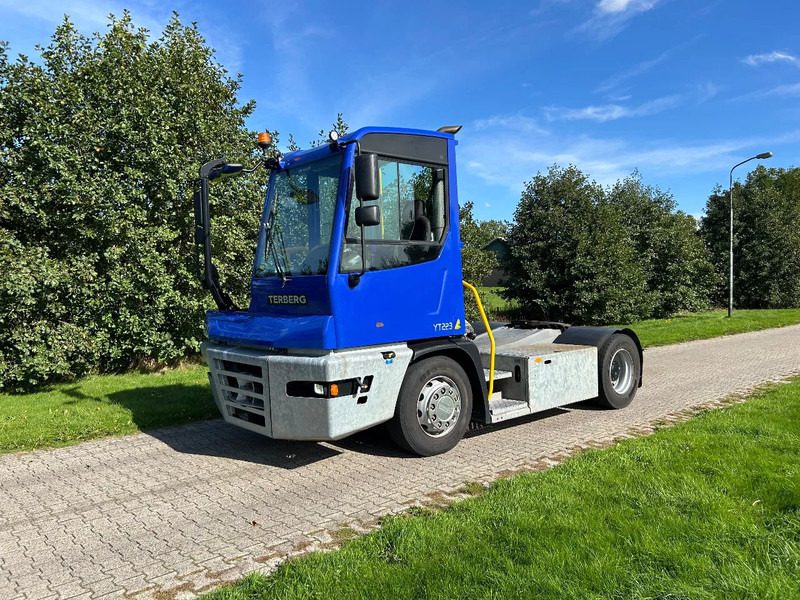 Terberg YT 223 | LOW HOURS - * 9211 *| GALVANISH CHASSIS | NEW MODEL - Trattore terminale: foto 1 Terberg YT 223 | LOW HOURS - * 9211 *| GALVANISH CHASSIS | NEW MODEL - Trattore terminale: foto 1