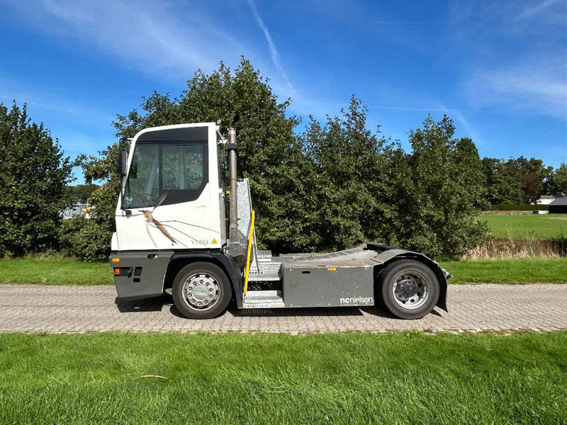 Terberg YT 223 | LOW HOURS | AIRCO | MEGA LOW LOADER | - Trattore terminale: foto 4 Terberg YT 223 | LOW HOURS | AIRCO | MEGA LOW LOADER | - Trattore terminale: foto 4