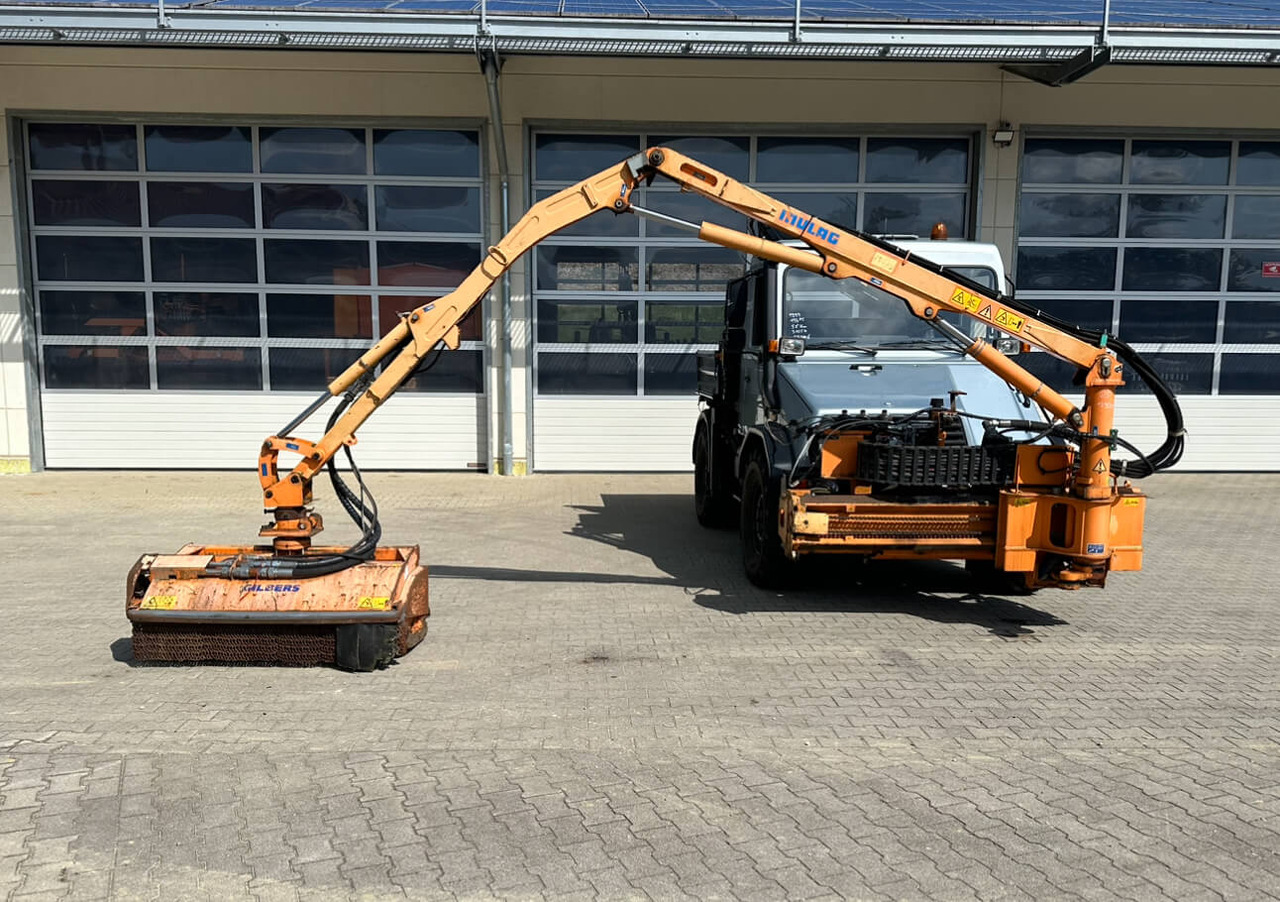 Unimog Frontauslegermähgerät Mulag FME600 - Braccio decespugliatore: foto 1 Unimog Frontauslegermähgerät Mulag FME600 - Braccio decespugliatore: foto 1