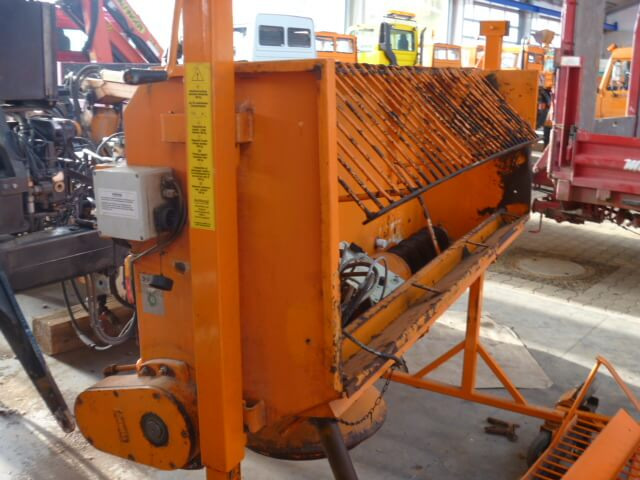 Unimog Salzstreuer Gmeiner 90WA - Spargisale: foto 4 Unimog Salzstreuer Gmeiner 90WA - Spargisale: foto 4