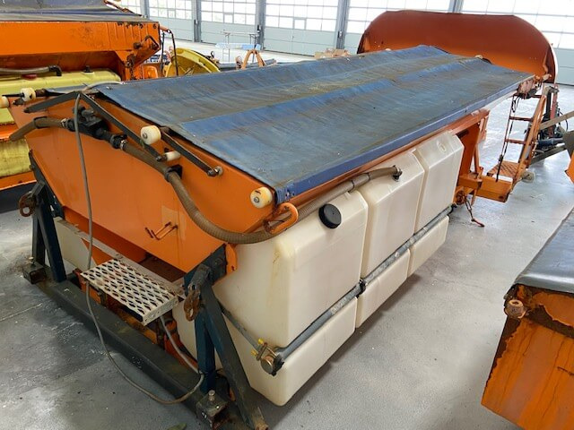 Unimog Salzstreuer Schmidt SAB40-36FR1750 - Spargisale: foto 3 Unimog Salzstreuer Schmidt SAB40-36FR1750 - Spargisale: foto 3