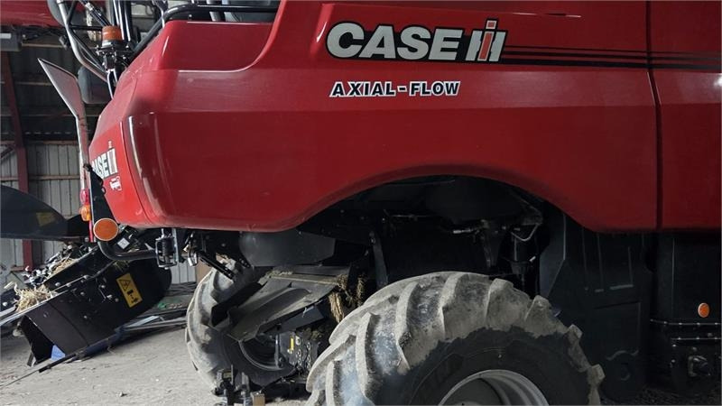 Case IH 8250 Axial-Flow med 35fod Varicut skærebord. Dansk - Mietitrebbia: foto 3 Case IH 8250 Axial-Flow med 35fod Varicut skærebord. Dansk - Mietitrebbia: foto 3