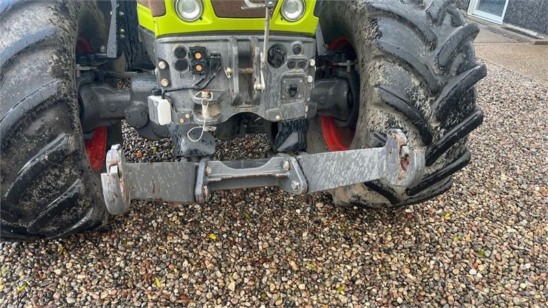 Claas Axion 830 Med frontlift - Trattore: foto 4 Claas Axion 830 Med frontlift - Trattore: foto 4