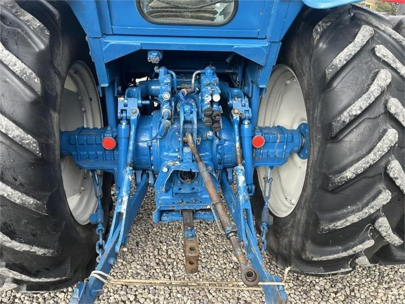 Ford 8210 En rigtig velholdt klassiker med tvillinghjul - Trattore: foto 4 Ford 8210 En rigtig velholdt klassiker med tvillinghjul - Trattore: foto 4