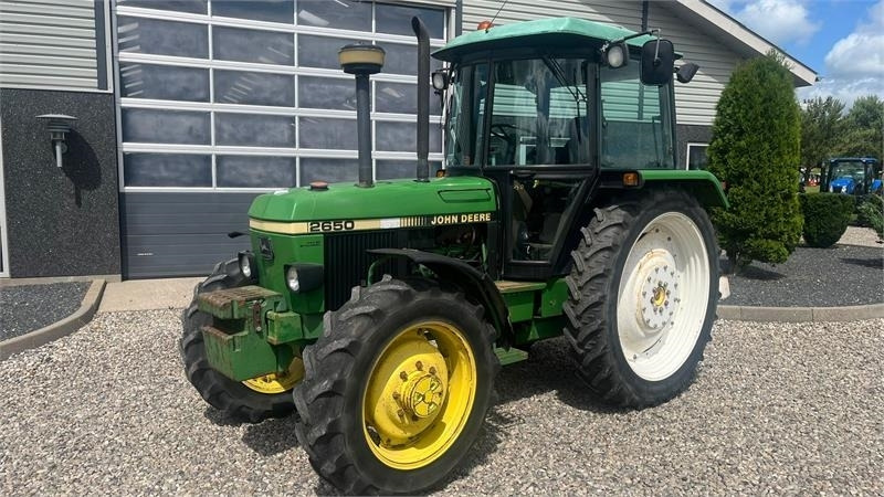 John Deere 2650 Med SGII kabine, 540 og 1000 pto omd - Trattore: foto 2 John Deere 2650 Med SGII kabine, 540 og 1000 pto omd - Trattore: foto 2