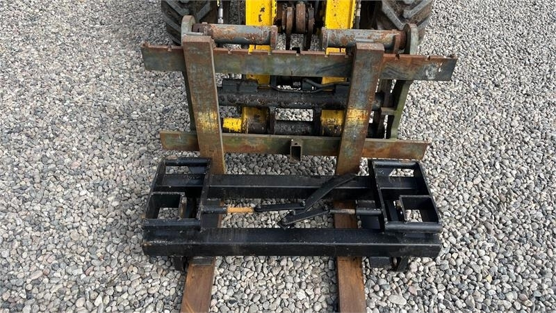 Kramer 750T Allrad med pallegafler og adabter. Med telesk - Pala gommata: foto 4 Kramer 750T Allrad med pallegafler og adabter. Med telesk - Pala gommata: foto 4