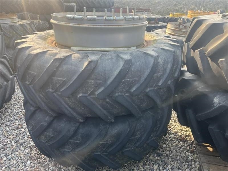 Michelin 20.8R38 Sølv med ring og 8 MD+ låse - Pneumatico per Macchina agricola: foto 1 Michelin 20.8R38 Sølv med ring og 8 MD+ låse - Pneumatico per Macchina agricola: foto 1