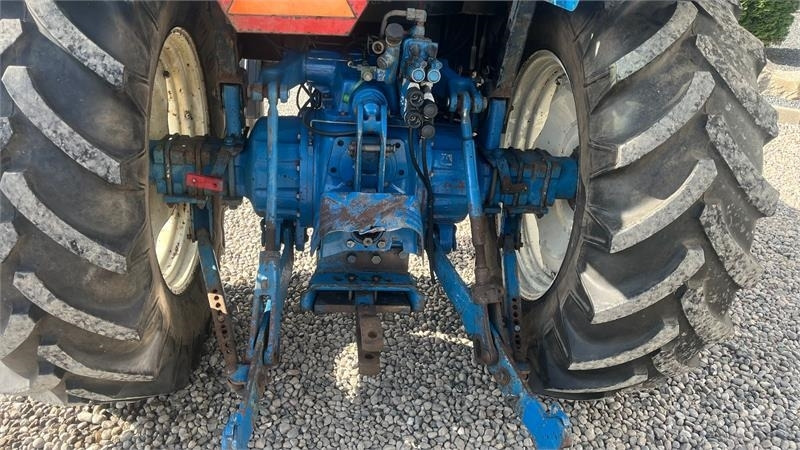 New Holland 5640 SL Dualpower - Trattore: foto 4 New Holland 5640 SL Dualpower - Trattore: foto 4