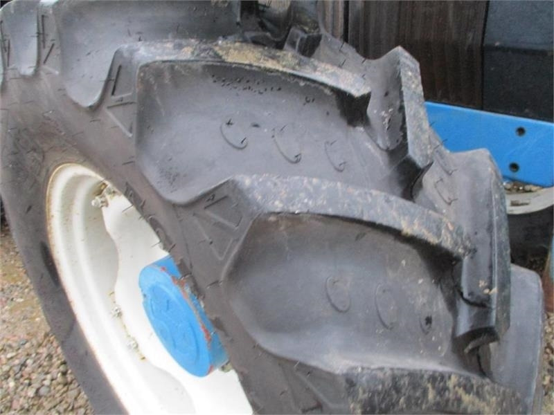 Trattore New Holland 7840 SLE, med rigtig god dæk montering og knap på: foto 17