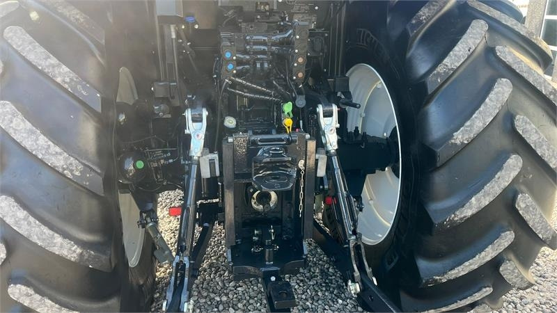 New Holland T6.165 AutoCommannd med frontlift - Trattore: foto 5 New Holland T6.165 AutoCommannd med frontlift - Trattore: foto 5