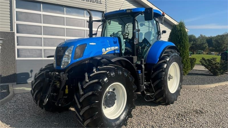 New Holland T7.270 AutoCommand med frontlift - Trattore: foto 2 New Holland T7.270 AutoCommand med frontlift - Trattore: foto 2