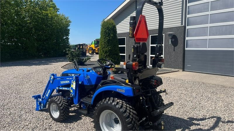 Solis H26 HST Med Frontlæsser og GardenPro dæk - Trattore: foto 3 Solis H26 HST Med Frontlæsser og GardenPro dæk - Trattore: foto 3
