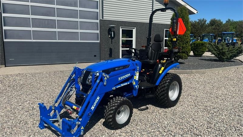 Solis H26 HST Med Frontlæsser og GardenPro dæk - Trattore: foto 2 Solis H26 HST Med Frontlæsser og GardenPro dæk - Trattore: foto 2