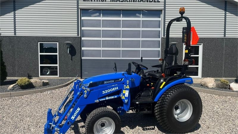 Solis H26 HST Turfdæk og Frontlæsser - Trattore: foto 1 Solis H26 HST Turfdæk og Frontlæsser - Trattore: foto 1