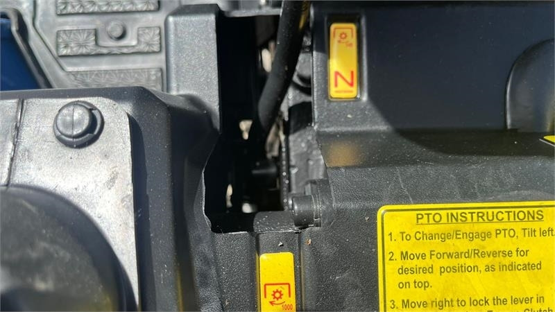 Solis S26 6+2 Gearmaskine med Servostyring og brede trak - Trattore: foto 3 Solis S26 6+2 Gearmaskine med Servostyring og brede trak - Trattore: foto 3