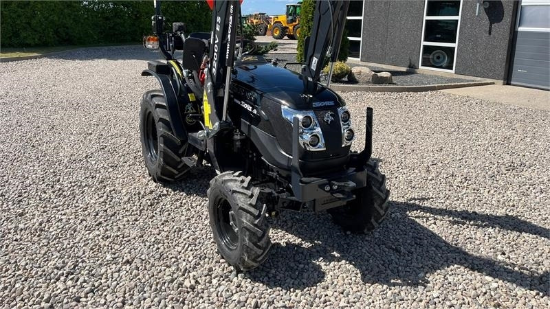 Solis S26 6+2 gearmaskine Limited Edition i sort med bre - Trattore: foto 4 Solis S26 6+2 gearmaskine Limited Edition i sort med bre - Trattore: foto 4