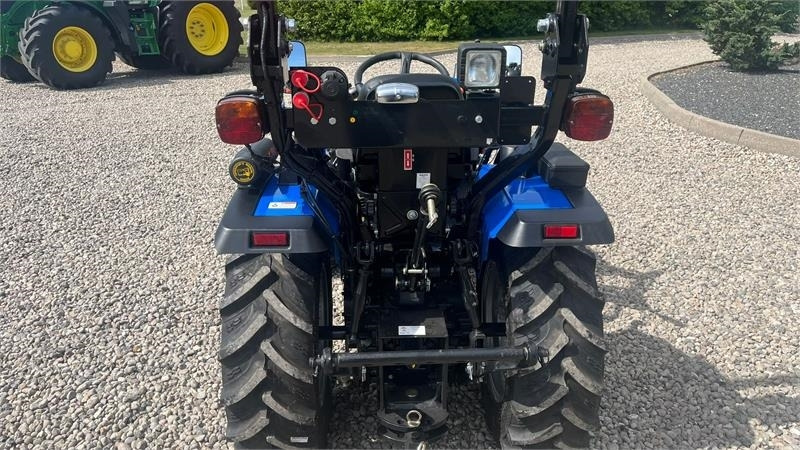 Solis S26 6+2 gearmaskine med Fuldhydraulisk frontlæsser - Trattore: foto 5 Solis S26 6+2 gearmaskine med Fuldhydraulisk frontlæsser - Trattore: foto 5