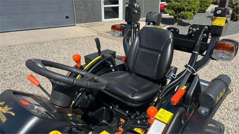 Solis S26 Limited Edition i sort 6+2 Gearmaskine med Ser - Trattore: foto 2 Solis S26 Limited Edition i sort 6+2 Gearmaskine med Ser - Trattore: foto 2