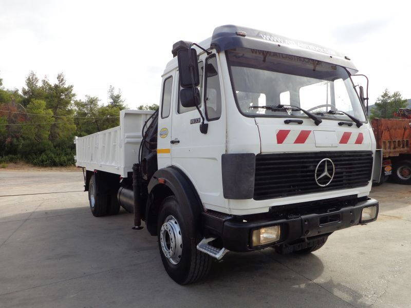 Mercedes-Benz NG 1933 V8 Mercedes Benz 19334X2 Kipper AND Crane  - Autocarro ribaltabile: foto 2 Mercedes-Benz NG 1933 V8 Mercedes Benz 19334X2 Kipper AND Crane  - Autocarro ribaltabile: foto 2