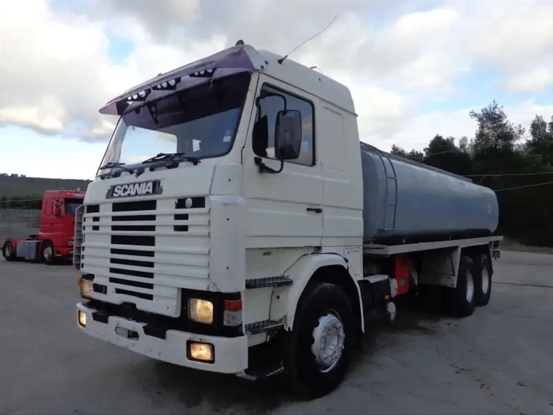 Scania R143-470 V8 Scania R143HL .470 6X2 Diesel/OIL Tank - Camion cisterna: foto 2 Scania R143-470 V8 Scania R143HL .470 6X2 Diesel/OIL Tank - Camion cisterna: foto 2