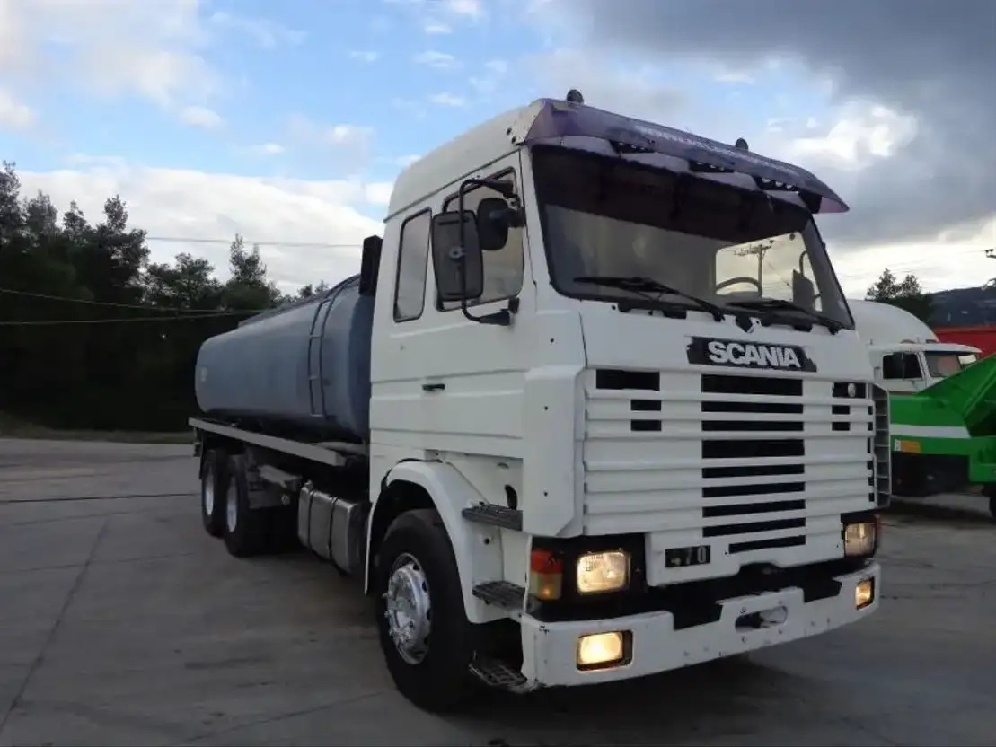 Scania R143-470 V8 Scania R143HL .470 6X2 Diesel/OIL Tank - Camion cisterna: foto 1 Scania R143-470 V8 Scania R143HL .470 6X2 Diesel/OIL Tank - Camion cisterna: foto 1