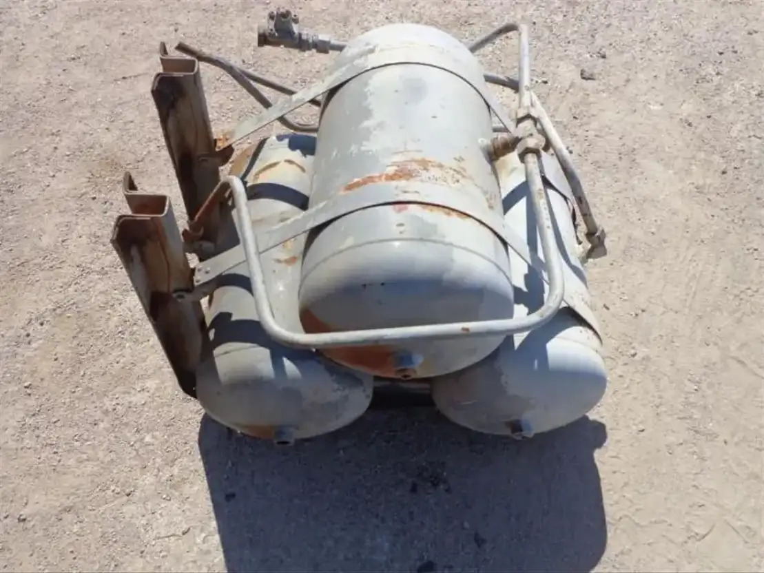 Volvo Airtanks From Volvo F88-F89 - Ricambi freni per Camion: foto 3 Volvo Airtanks From Volvo F88-F89 - Ricambi freni per Camion: foto 3