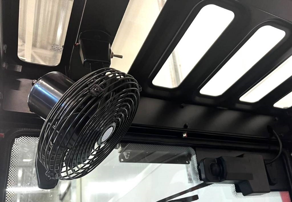 Carrello elevatore elettrico nuovo EP EQUIPMENT EFL181: foto 8