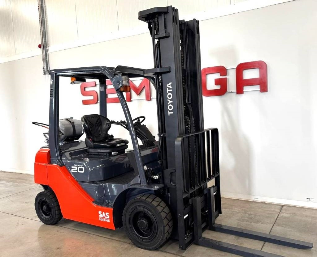 Toyota 10877 02-8FGF20 - Carrello elevatore a gas: foto 1 Toyota 10877 02-8FGF20 - Carrello elevatore a gas: foto 1
